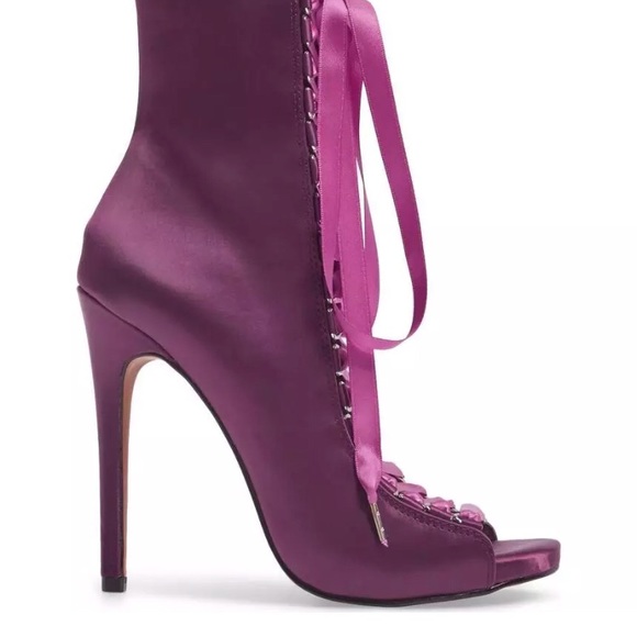 steve madden fuego lace up booties